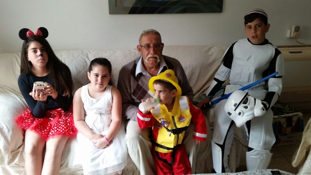 ראיון עם סבי by Lielyifrah - Ourboox.com