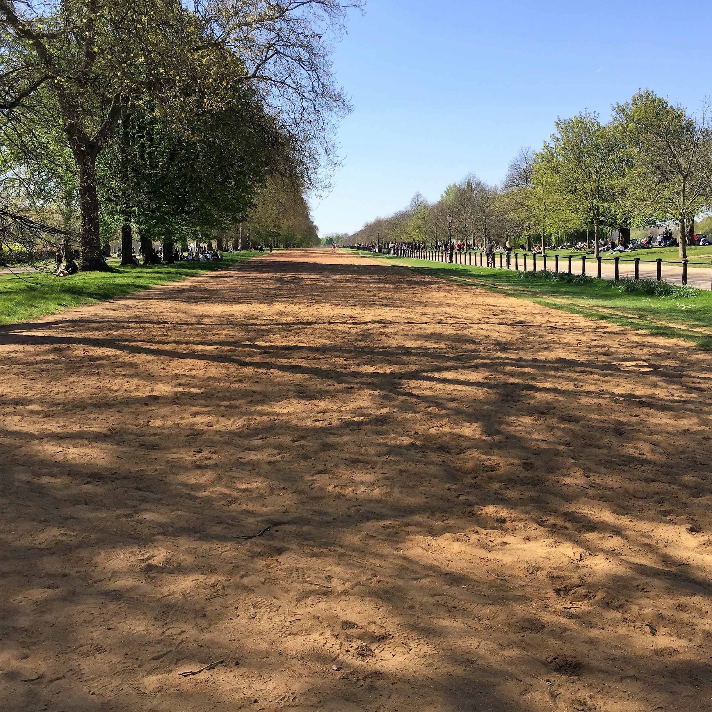 A Day out with Antigoni and George in Sunny London Town by Mel Rosenberg - מל רוזנברג - Ourboox.com