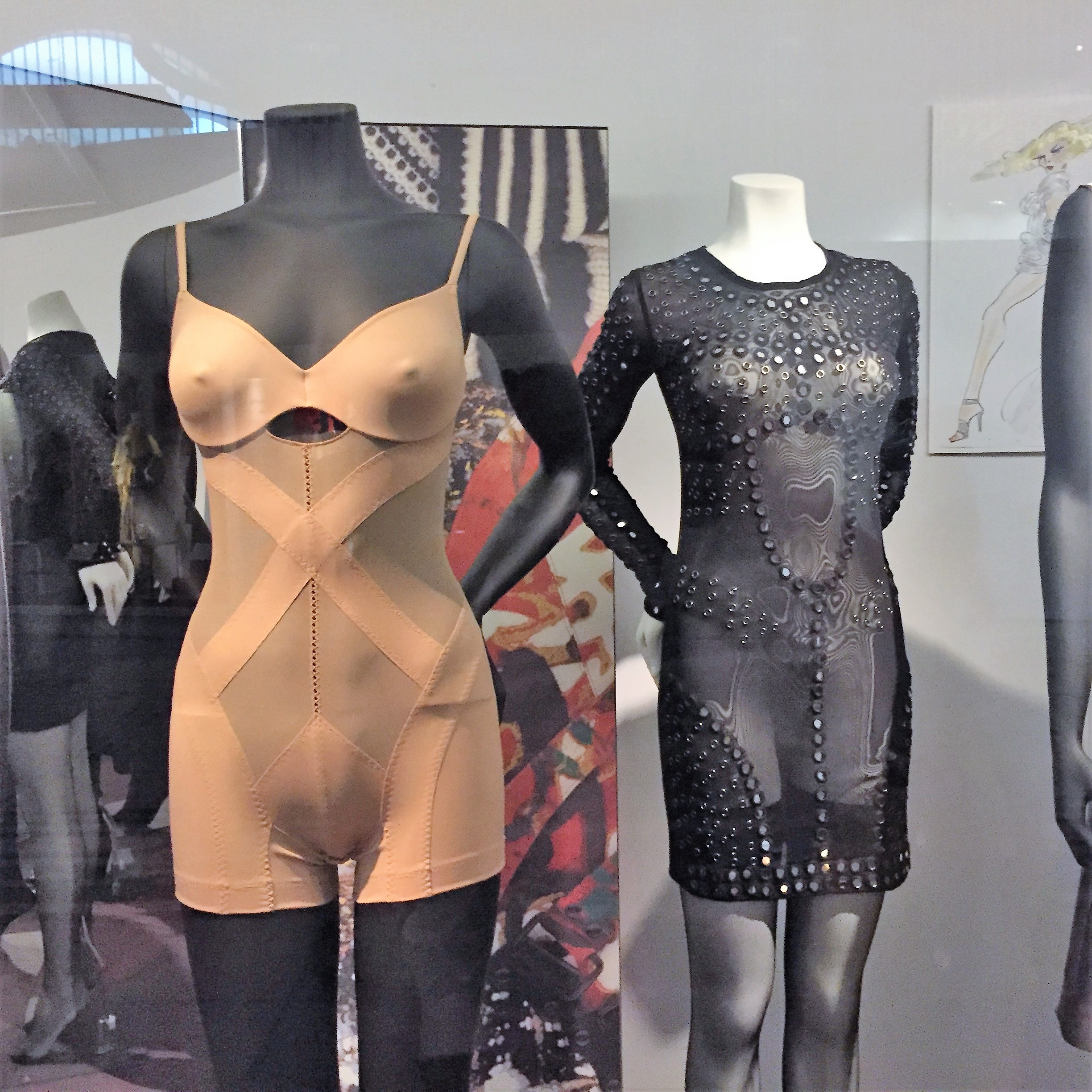 A Day out with Antigoni and George in Sunny London Town by Mel Rosenberg - מל רוזנברג - Ourboox.com