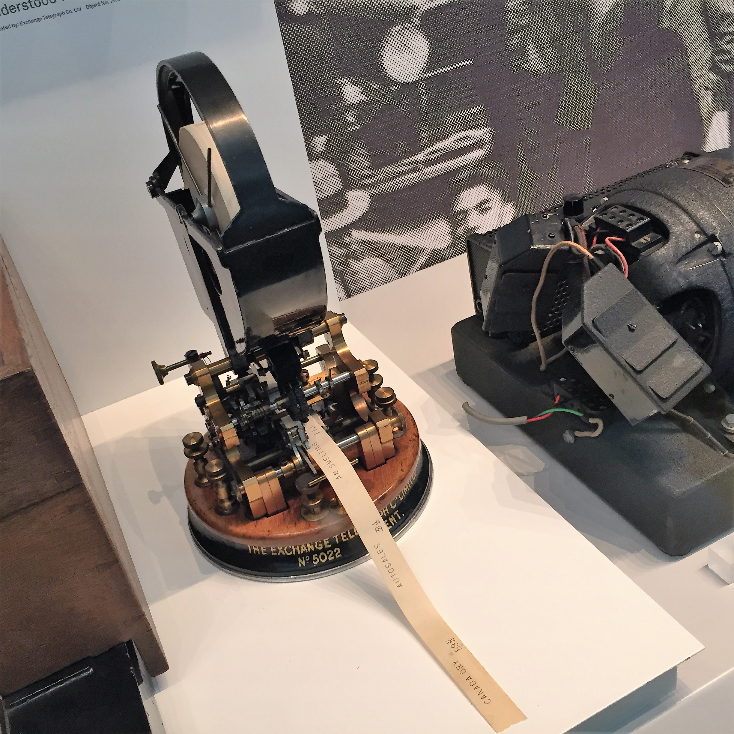 A Day out with Antigoni and George in Sunny London Town by Mel Rosenberg - מל רוזנברג - Ourboox.com