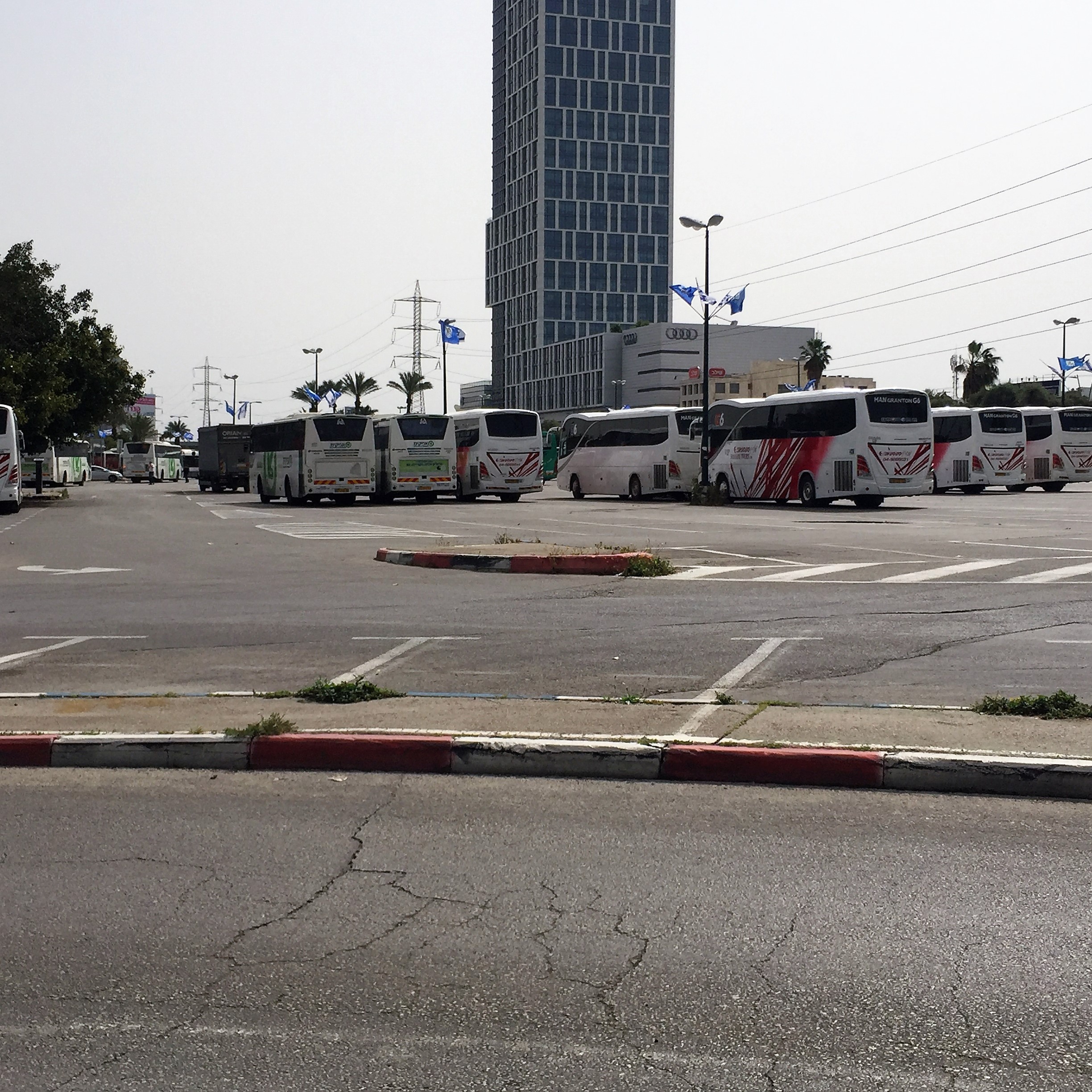 Arielle and Grandpa Mel Go to Kanyon Ayalon by Mel Rosenberg - מל רוזנברג - Ourboox.com