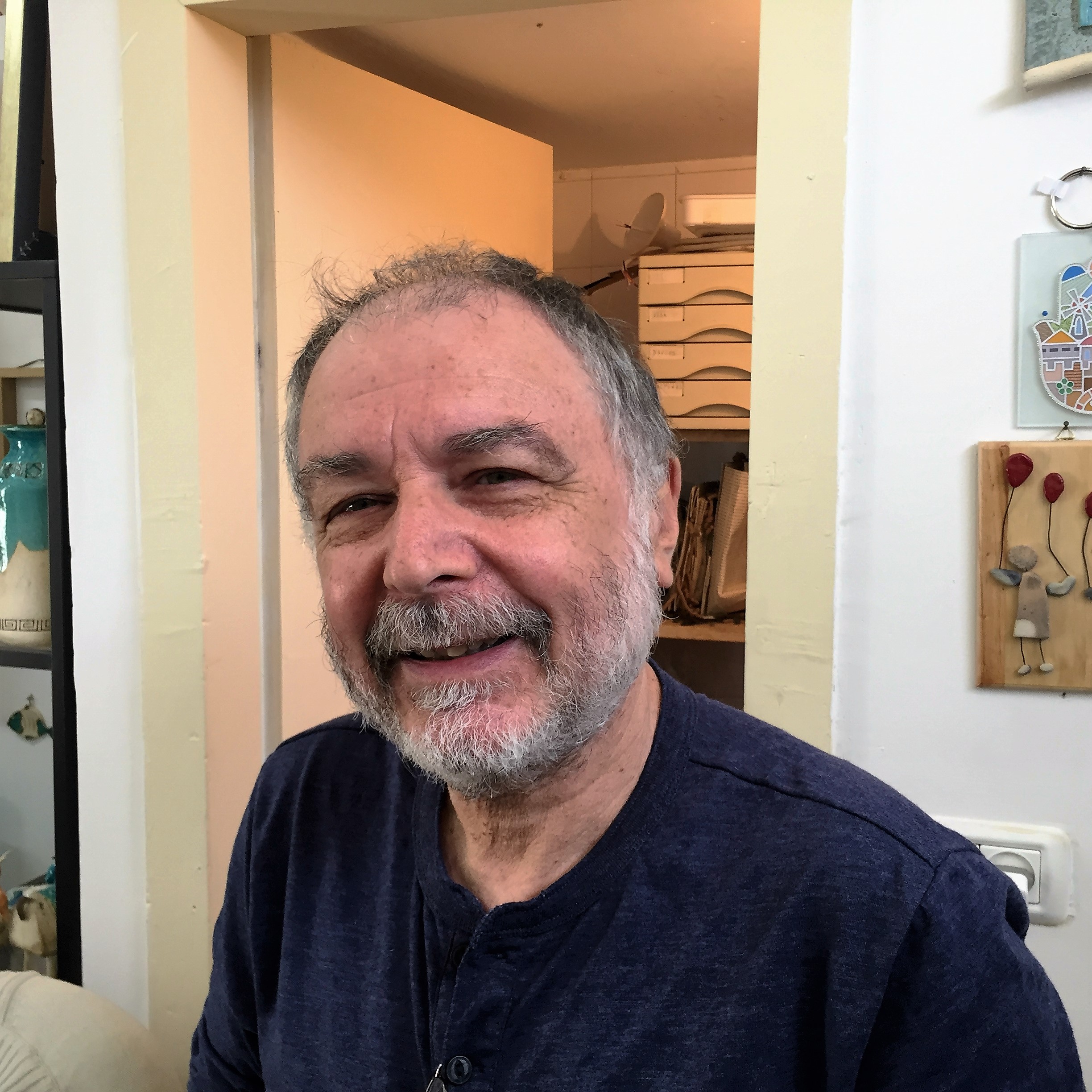 Sergio Faingold has a Fine Ceramics Gallery in Zikhron LeZion by Mel Rosenberg - מל רוזנברג - Ourboox.com
