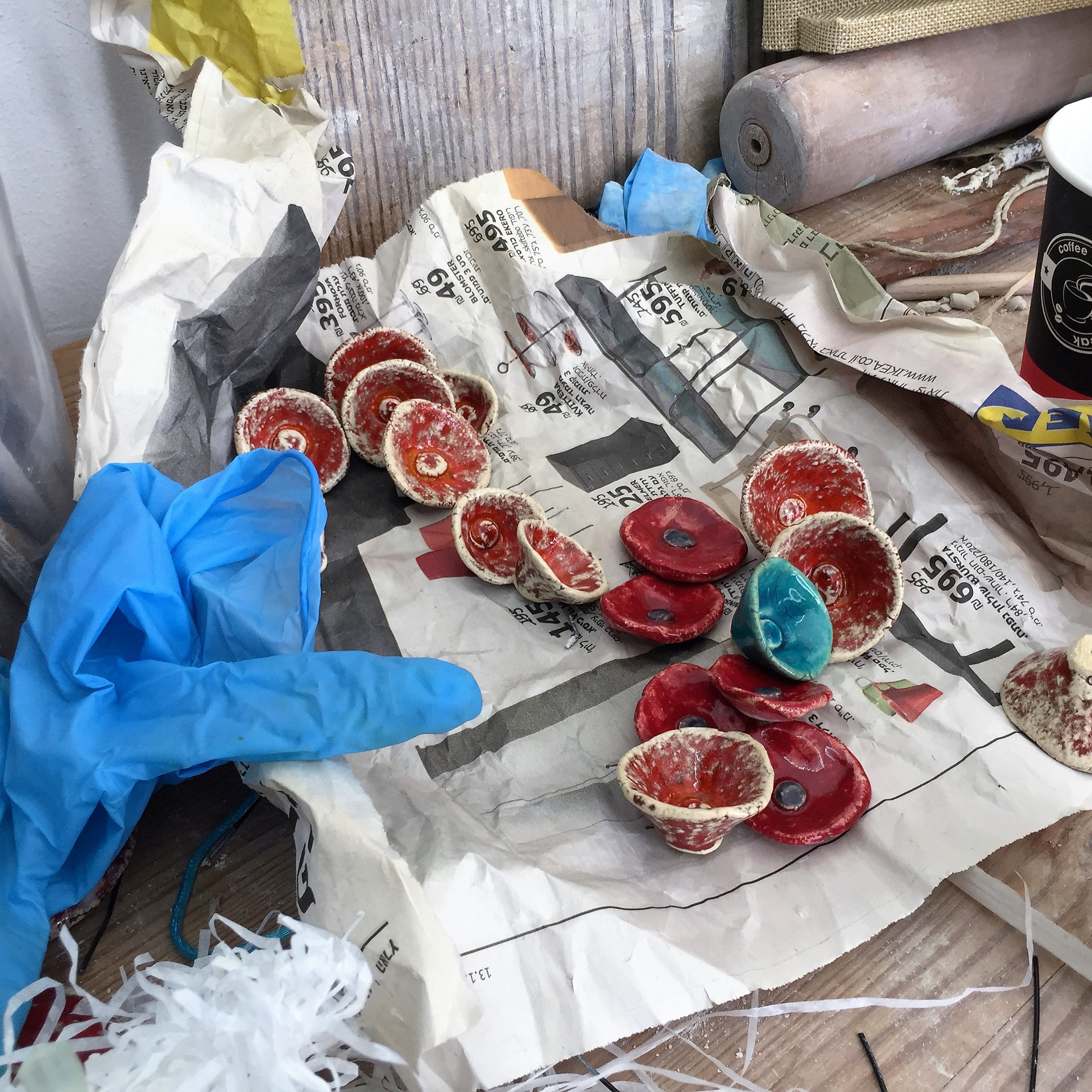 Sergio Faingold has a Fine Ceramics Gallery in Zikhron LeZion by Mel Rosenberg - מל רוזנברג - Ourboox.com