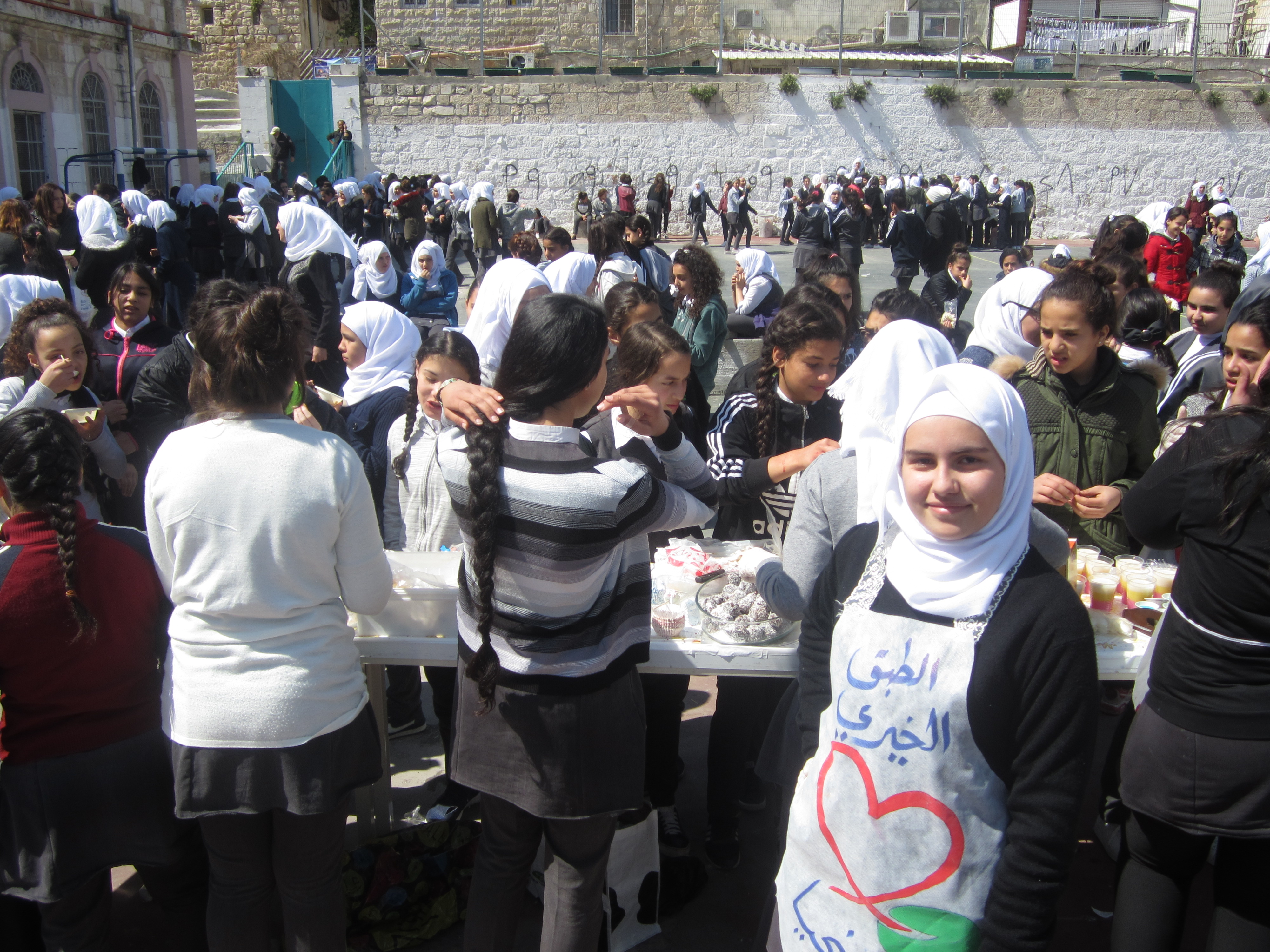 المجله الالكترونيه لمدرسه خليل السكاكيني 2016-2017 by amani - Illustrated by معلمة الحاسوب اماني صيام - Ourboox.com