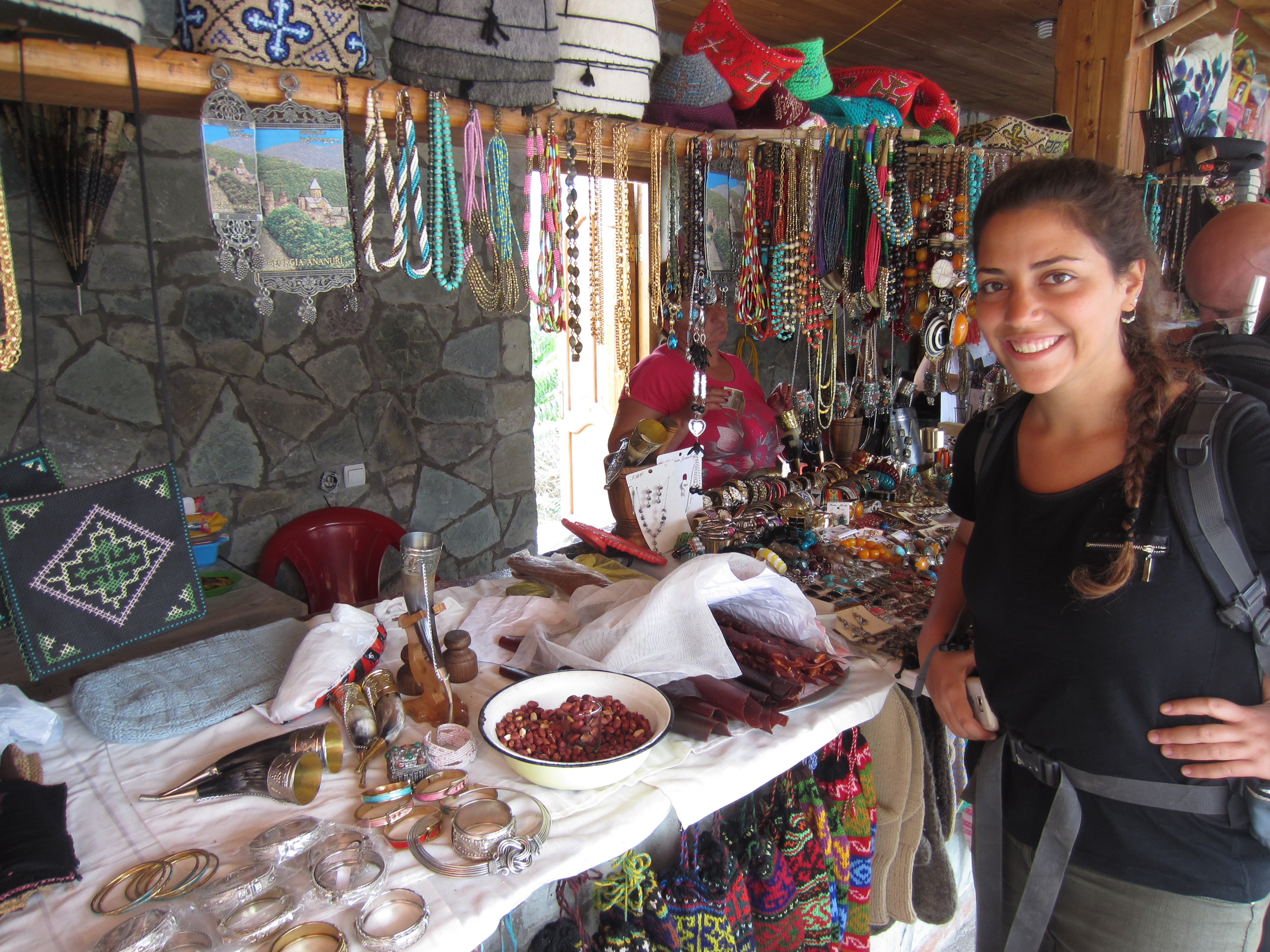 קוראים לי אביבה