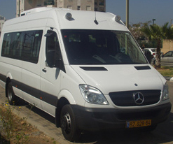 שירן לא בורחת לכביש by nofar - Ourboox.com