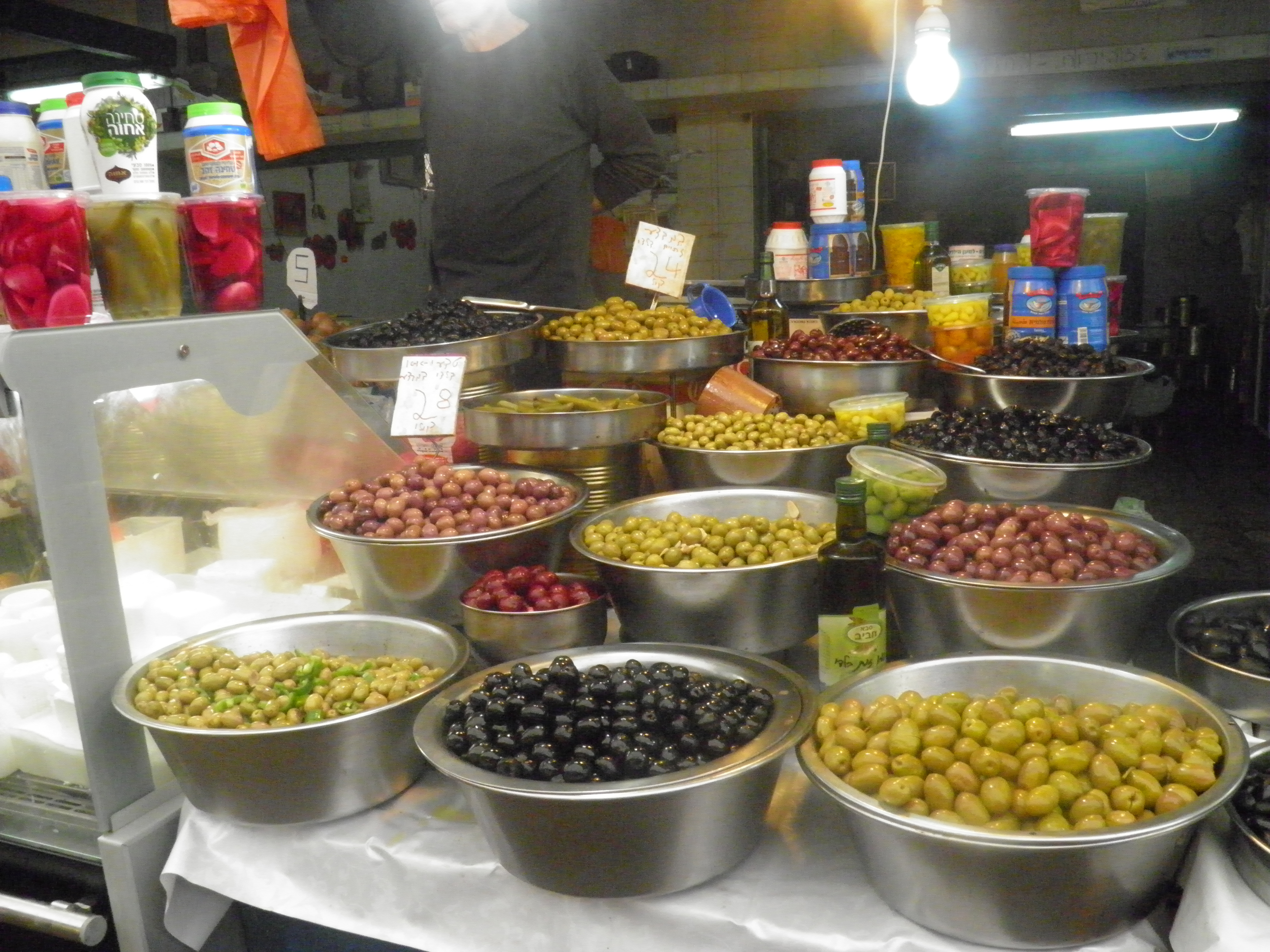 עבודה בצילום by nicole slavutsky - Illustrated by ניקול סלבוטסקי - Ourboox.com