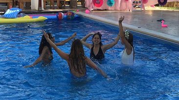 ואני הכי אוהבת את חברות שלי