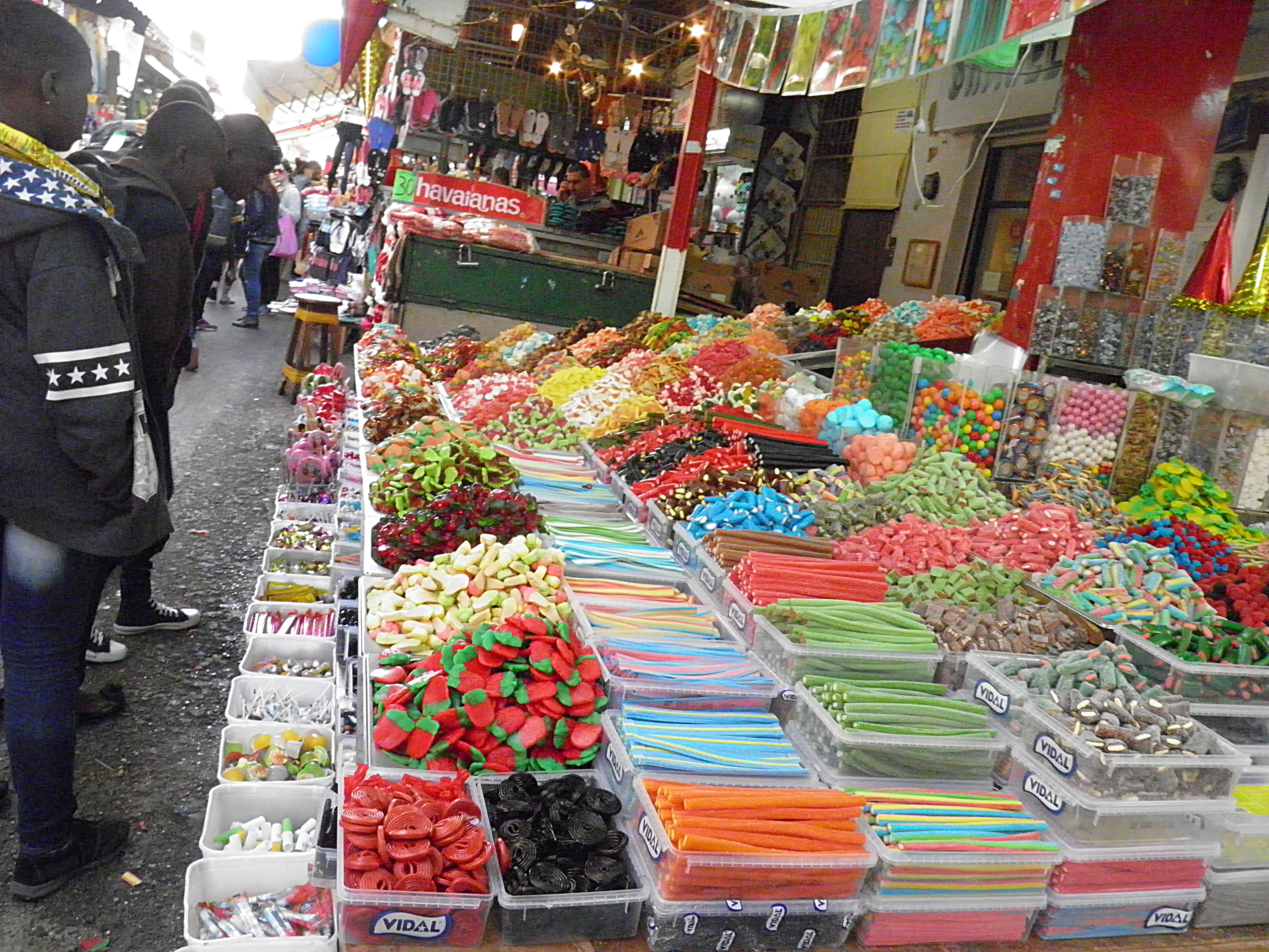 עבודה בצילום by nicole slavutsky - Illustrated by ניקול סלבוטסקי - Ourboox.com