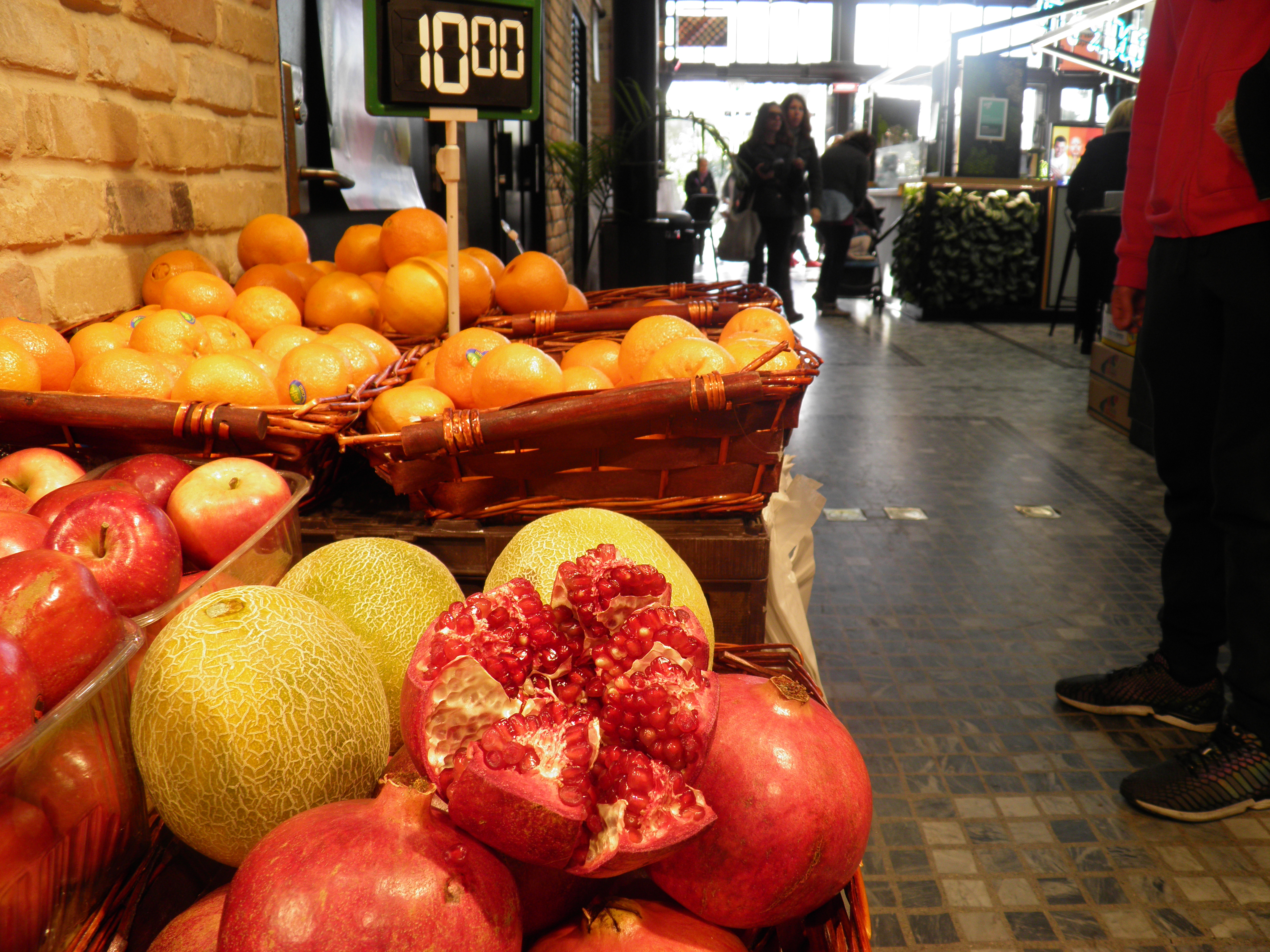 עבודה בצילום by nicole slavutsky - Illustrated by ניקול סלבוטסקי - Ourboox.com