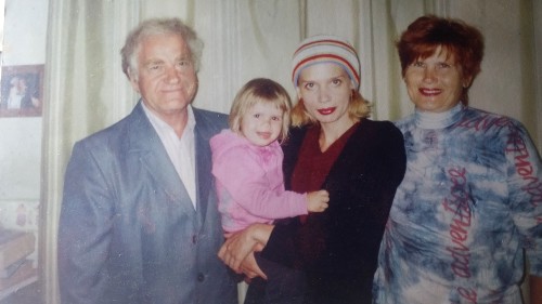 ספר דיגיטאלי בעקבות הראיון עם אימי by mary - Illustrated by מארי שווב - Ourboox.com