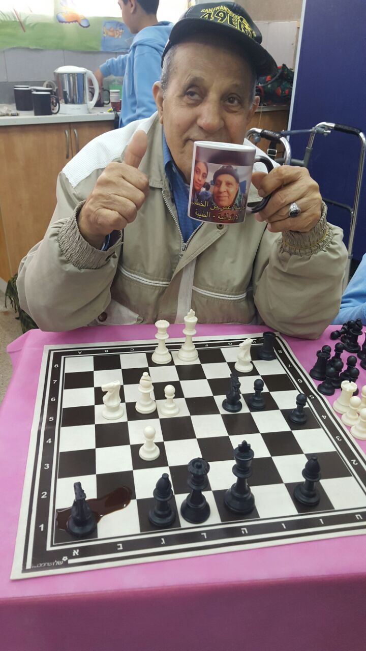 قصة رقم 9 – جسر الاجيال – مدرسة عمر بن الخطاب الابتدائية الطيبة by amase - Illustrated by الطالبة سما وسدن والحج حسن - Ourboox.com