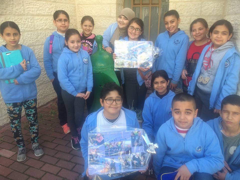 قصة رقم 12 – مشروع جسر الاجيال – مدرسة عمر بن الخطاب الطيبة by amase - Illustrated by الطالب حلمي والجدة أميمة - Ourboox.com