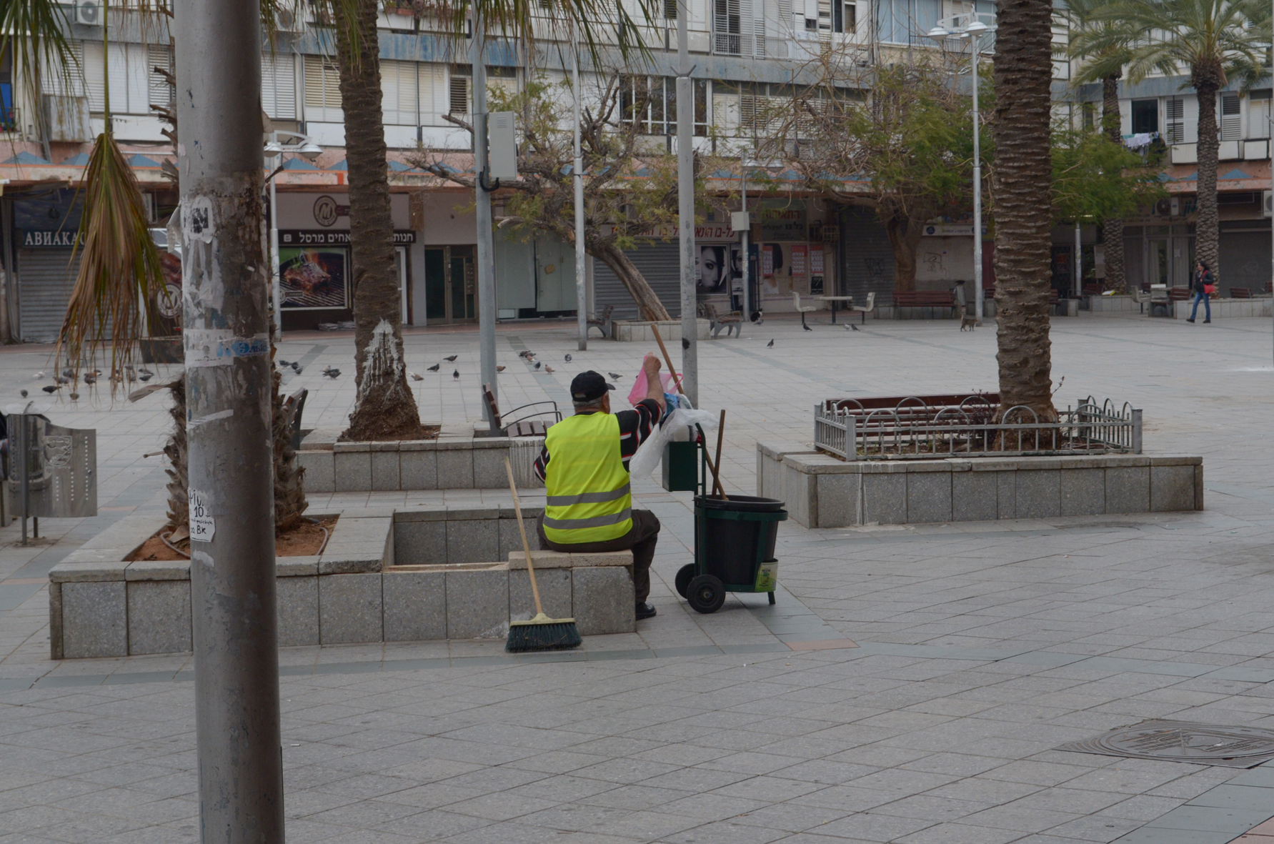 צילום רחוב by ronen hizkiayev - Illustrated by רונן חייזכיאייב - Ourboox.com