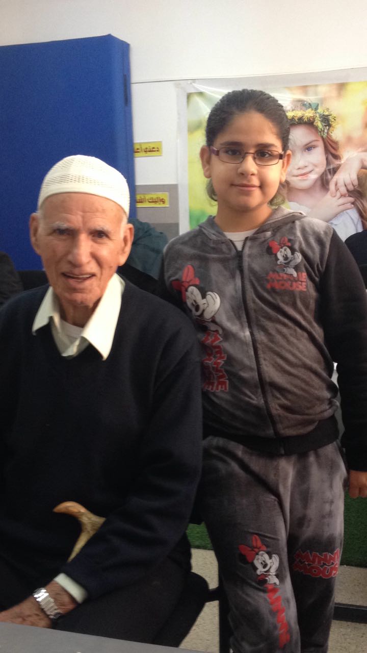 قصة رقم 10 – مشروع جسر الاجيال – مدرسة عمر بن الخطاب الابتدائية الطيبة by amase - Illustrated by الطالبة سجود واسيل مع الحج صلاح - Ourboox.com