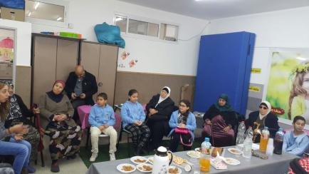 قصة رقم 11 – مشروع جسر الاجيال الطيبة – مدرسة عمر بن الخطاب الابتدائية الطيبة by amase - Illustrated by الطالبتان فضيلة وسدن والحجة صفية - Ourboox.com