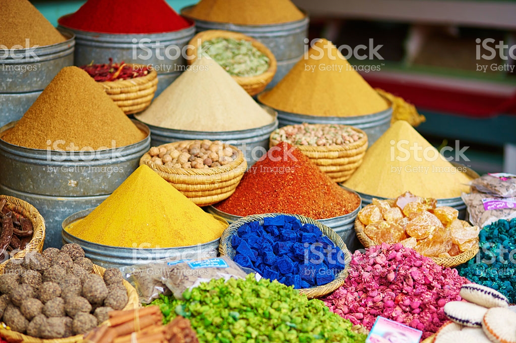 אמיר מטייל בעולם by raz vanunu - Ourboox.com