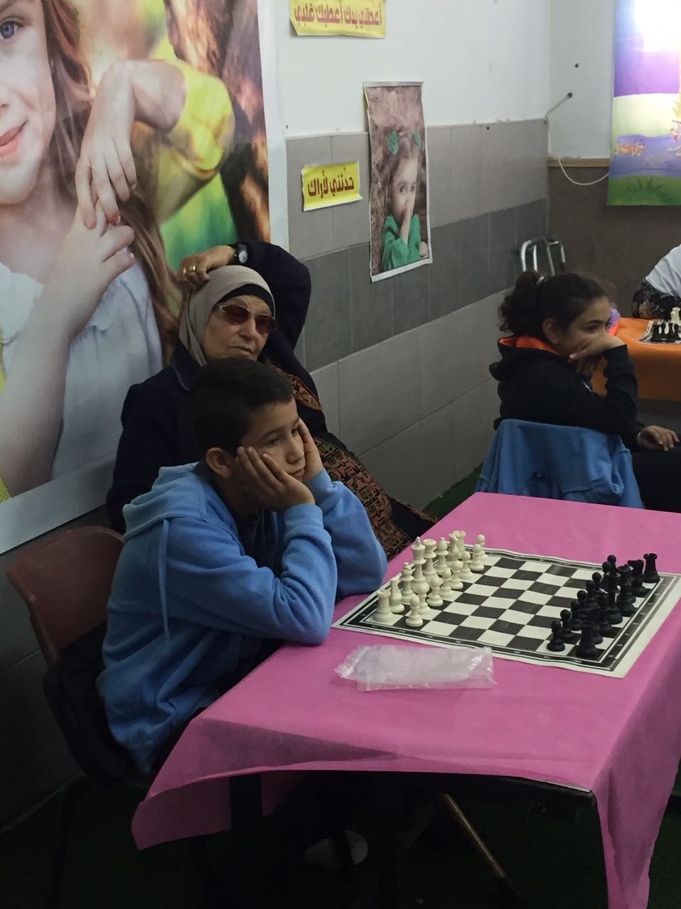 قصة رقم 12 – مشروع جسر الاجيال – مدرسة عمر بن الخطاب الطيبة by amase - Illustrated by الطالب حلمي والجدة أميمة - Ourboox.com