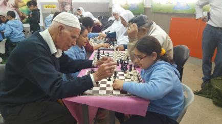 قصة رقم 10 – مشروع جسر الاجيال – مدرسة عمر بن الخطاب الابتدائية الطيبة by amase - Illustrated by الطالبة سجود واسيل مع الحج صلاح - Ourboox.com