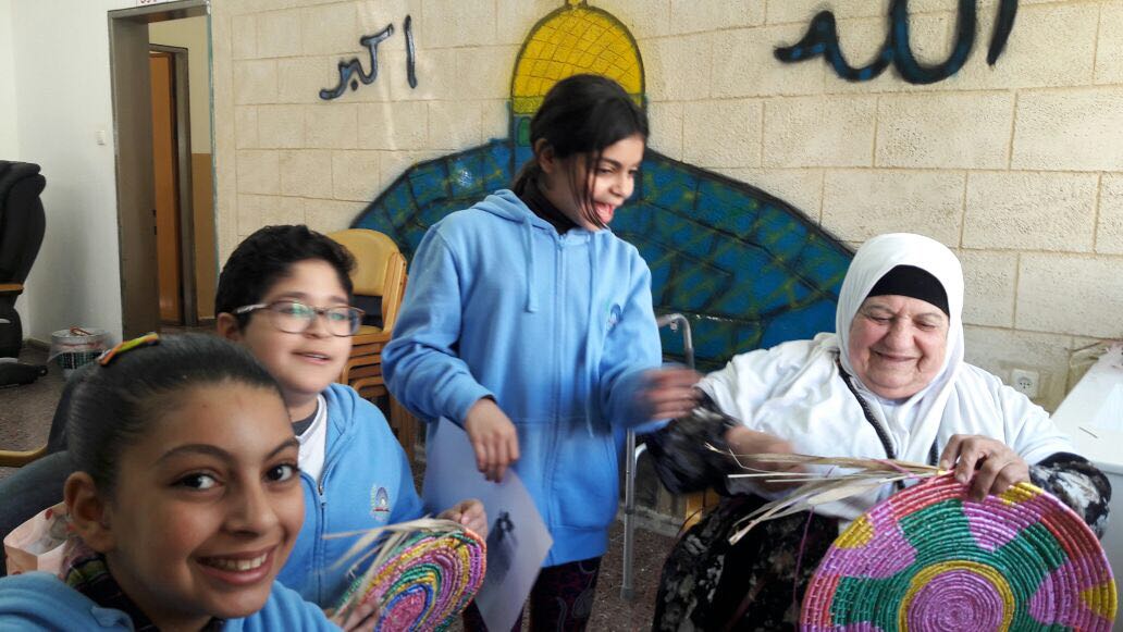 قصة رقم 2 – مدرسة عمر بن الخطاب الابتدائية الطيبة by amase - Illustrated by الطالبات تالا ورحيق والجدة ردينة - Ourboox.com