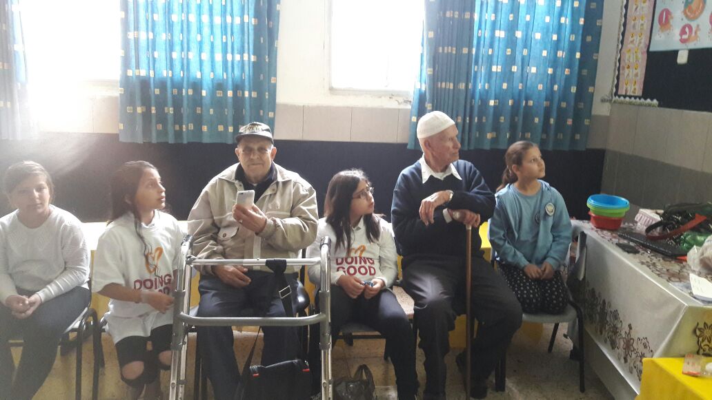 قصة رقم 10 – مشروع جسر الاجيال – مدرسة عمر بن الخطاب الابتدائية الطيبة by amase - Illustrated by الطالبة سجود واسيل مع الحج صلاح - Ourboox.com