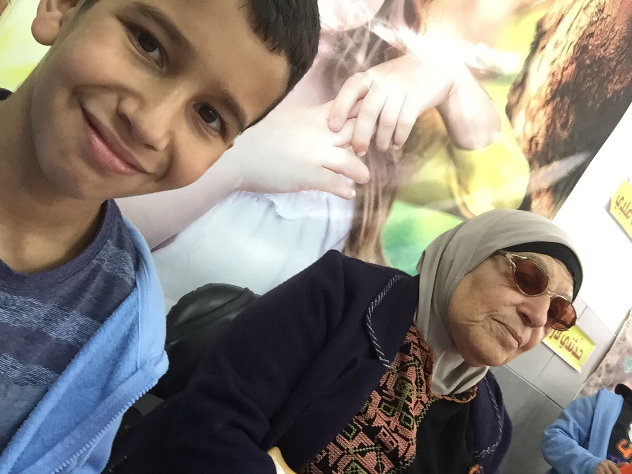 قصة رقم 12 – مشروع جسر الاجيال – مدرسة عمر بن الخطاب الطيبة by amase - Illustrated by الطالب حلمي والجدة أميمة - Ourboox.com