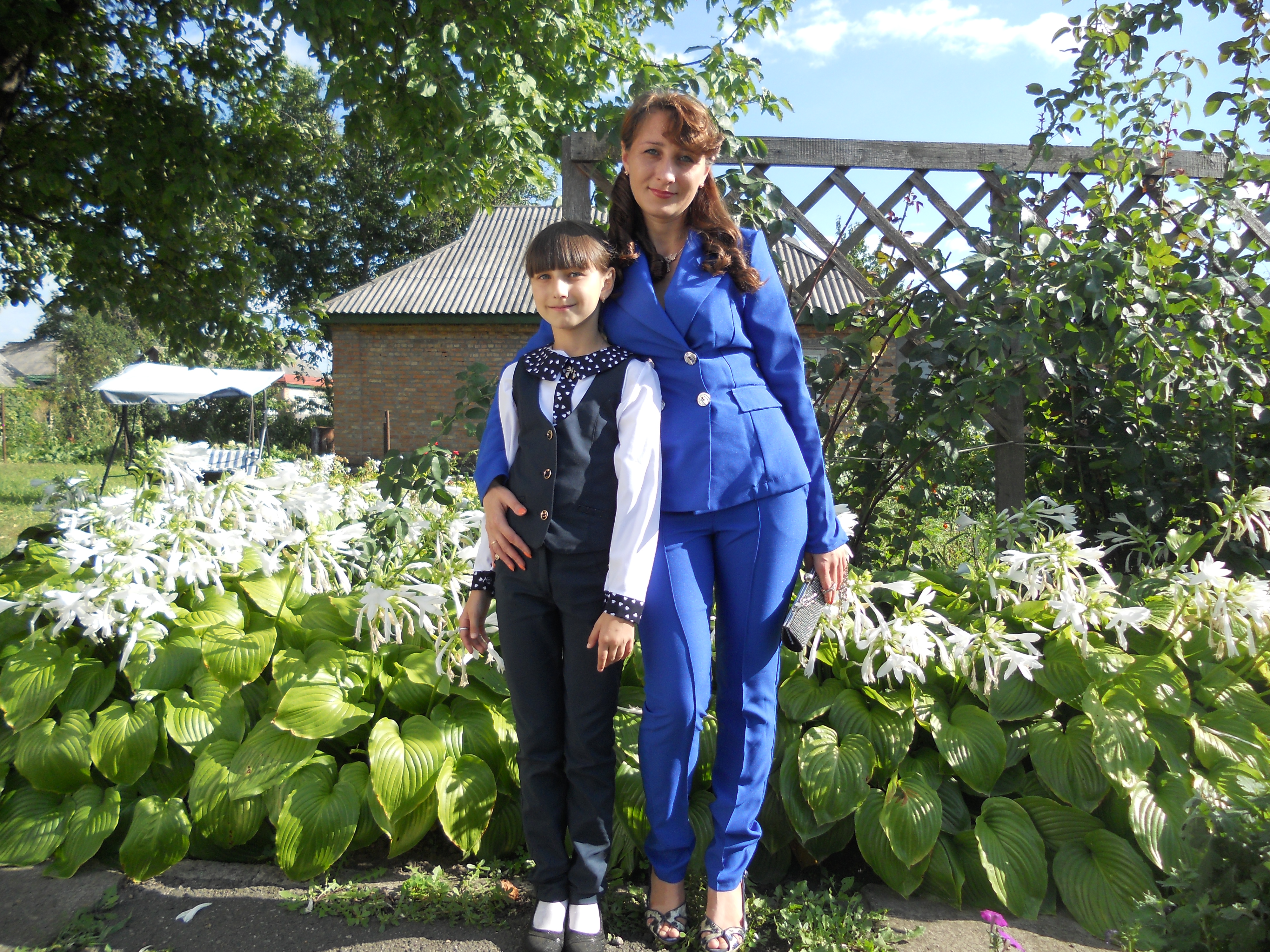 З Днем Матері, любі матусі! by Марієнко Людмила - Illustrated by Привітання для любих мам учнів 3-В класу Кам