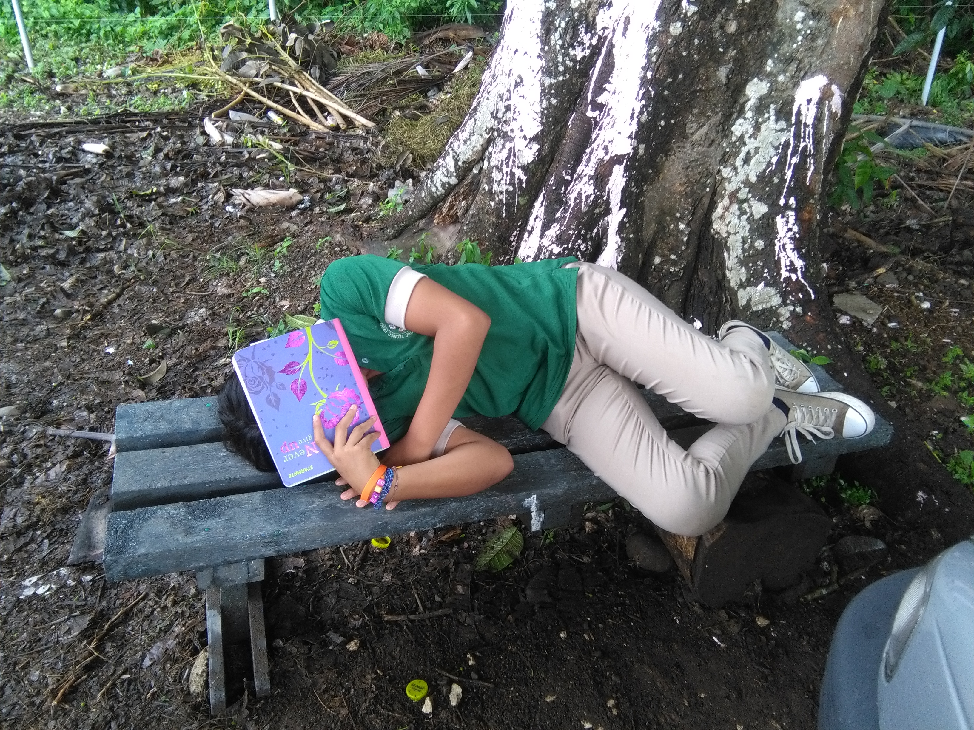 RUTH’S DAILY ROUTINE by Luis - Ourboox.com