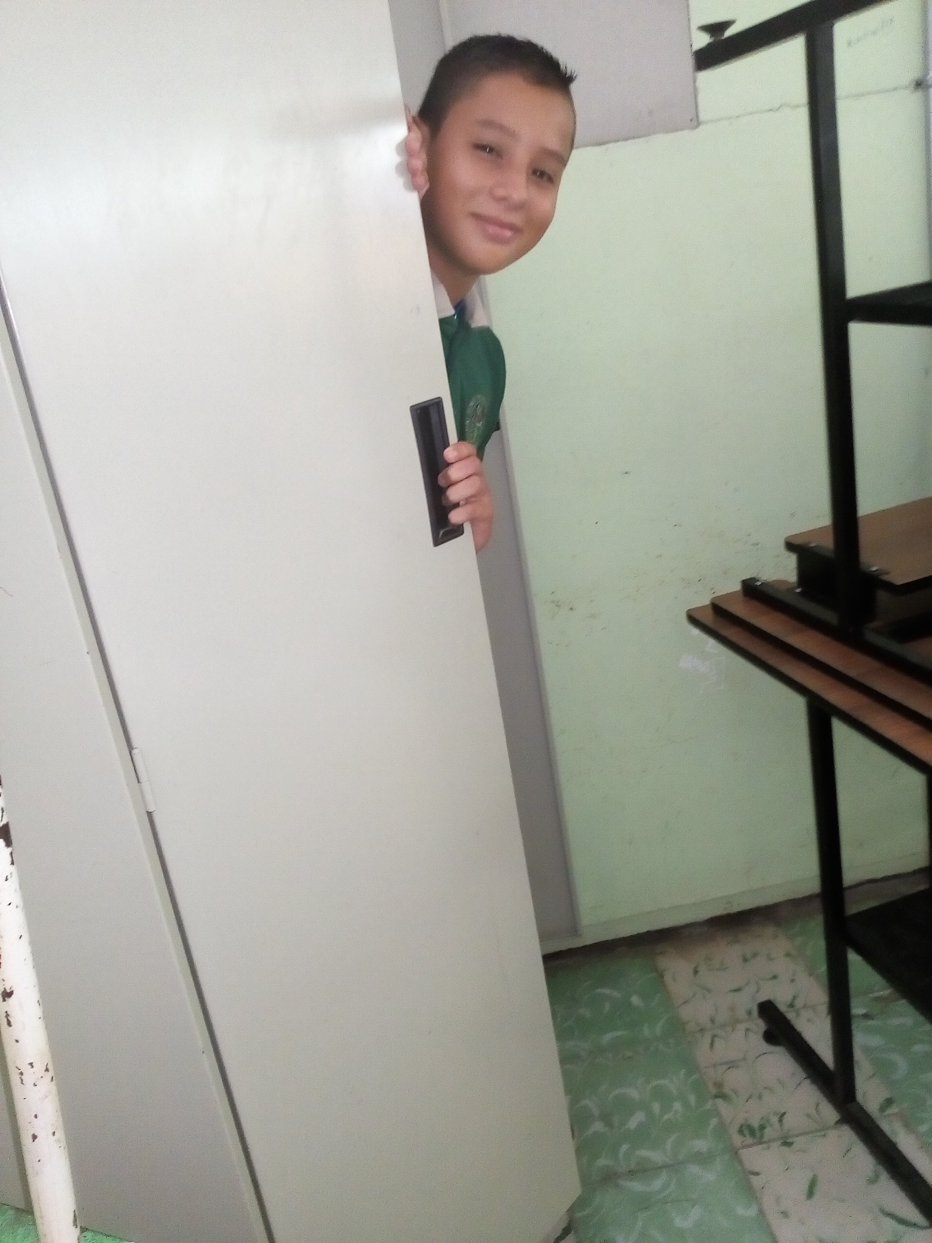 ESTEBAN’S DAILY ROTINE by Luis - Ourboox.com