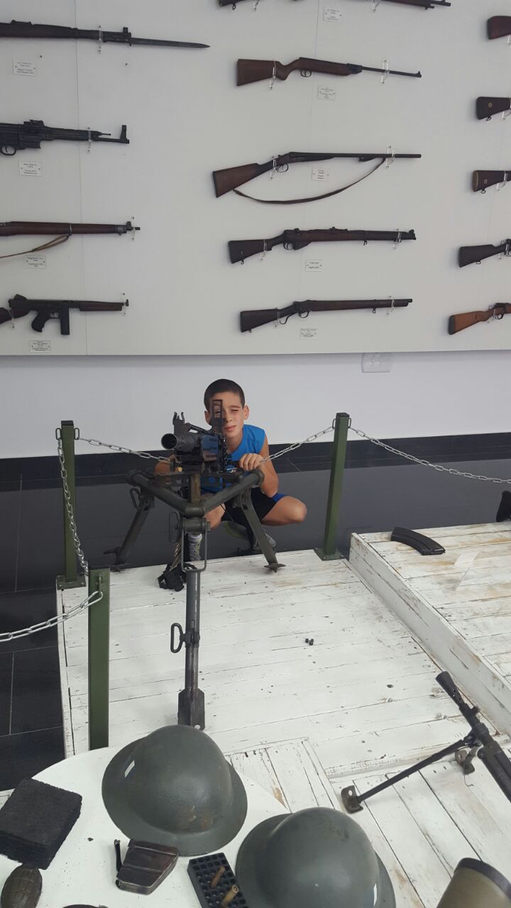 أَنا وَعائِلَتِي by שגב וגיא - Ourboox.com