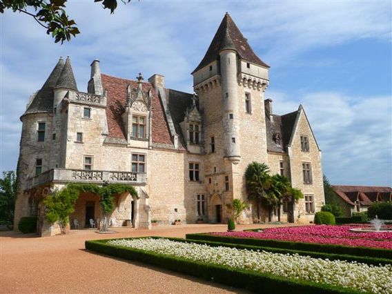 The broken family by Latefa BELKHIR - Ourboox.com