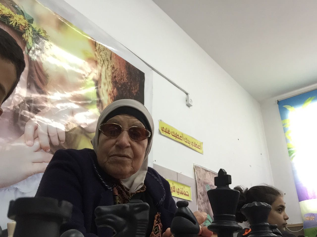 قصة رقم 12 – مشروع جسر الاجيال – مدرسة عمر بن الخطاب الطيبة by amase - Illustrated by الطالب حلمي والجدة أميمة - Ourboox.com