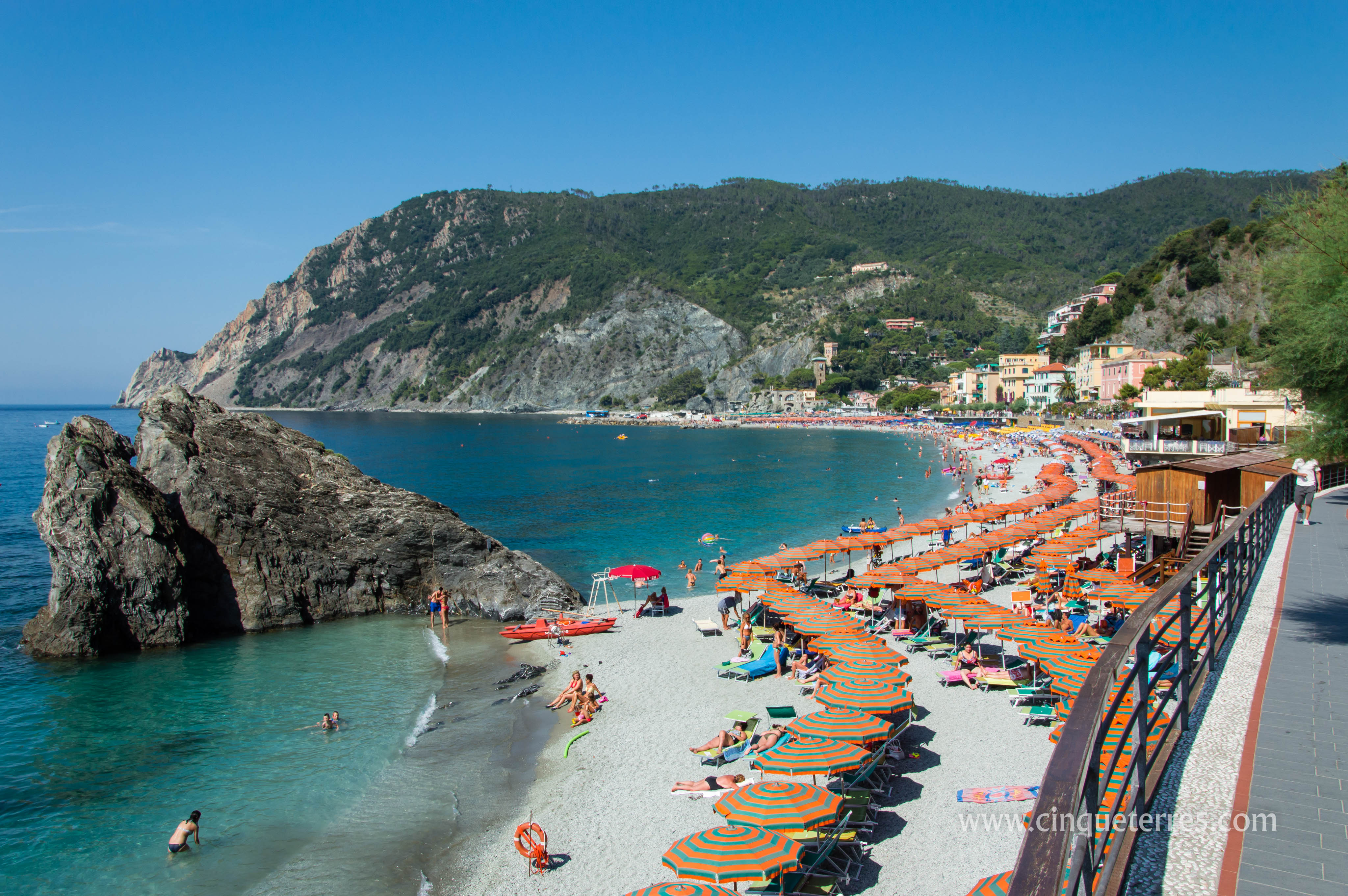 La Liguria: tra mare e montagna by sorayaelisa - Illustrated by SORAYA - Ourboox.com