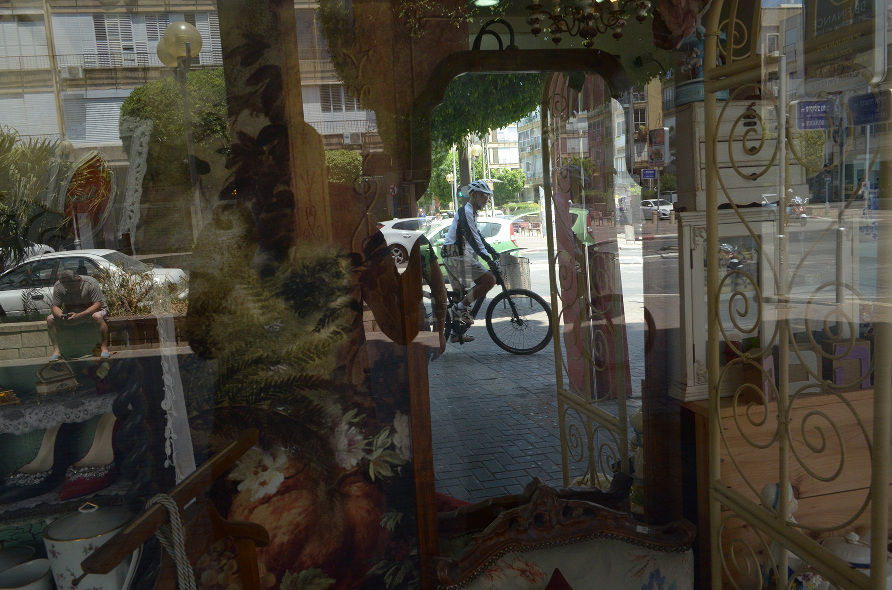 צילום רחוב by ronen hizkiayev - Illustrated by רונן חייזכיאייב - Ourboox.com