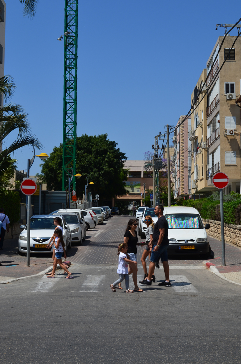 צילום רחוב by ronen hizkiayev - Illustrated by רונן חייזכיאייב - Ourboox.com