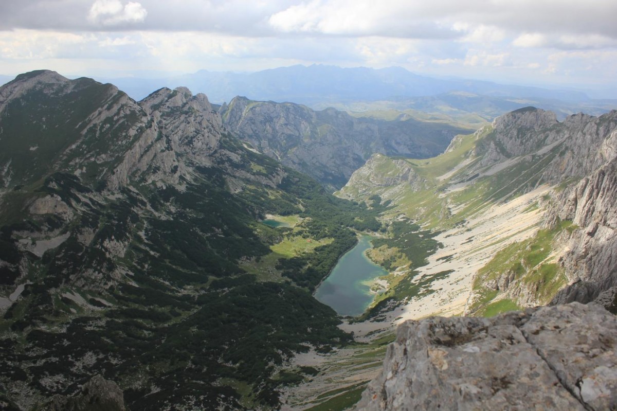רצועת ההר by vav - Illustrated by אנגלינה,לי,יסמין,דריה ומילנה. - Ourboox.com