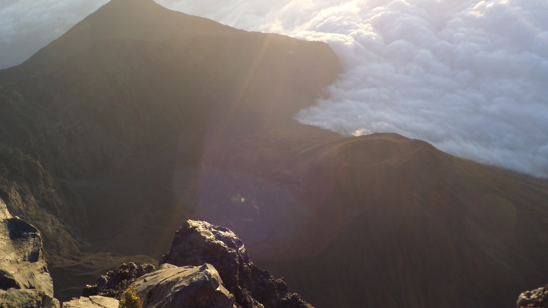 רצועת ההר by vav - Illustrated by אנגלינה,לי,יסמין,דריה ומילנה. - Ourboox.com