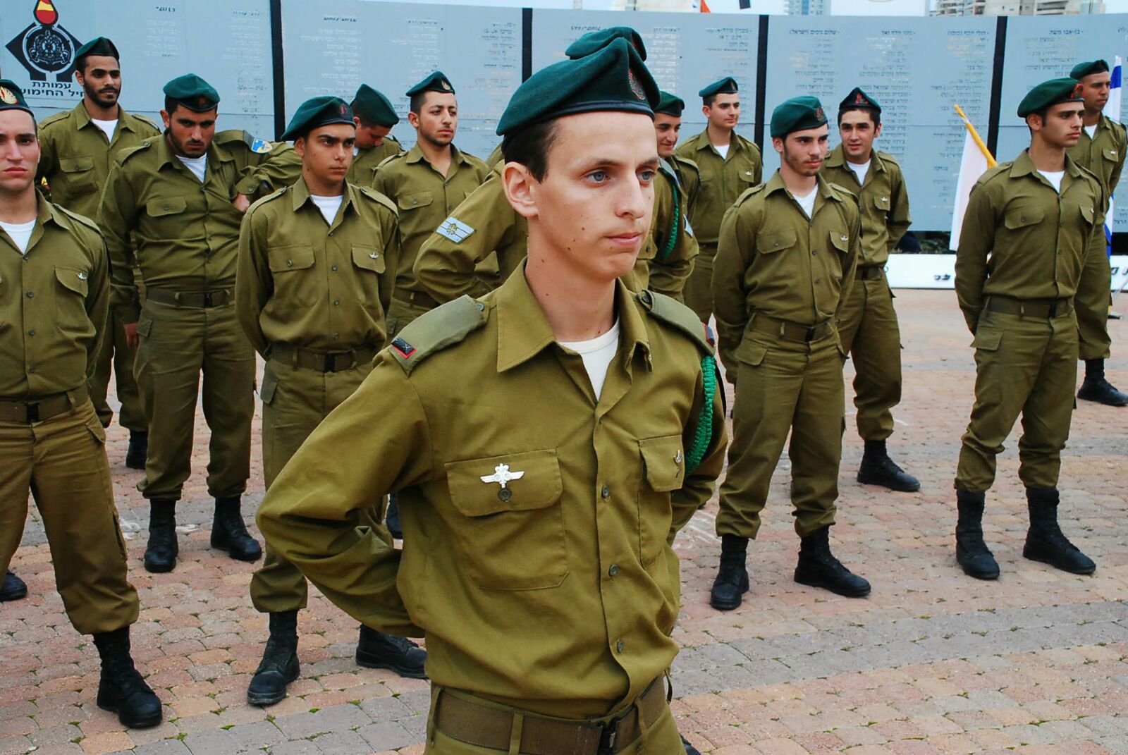 סאני ריטנמן משתחרר מהצבא by elina - Ourboox.com