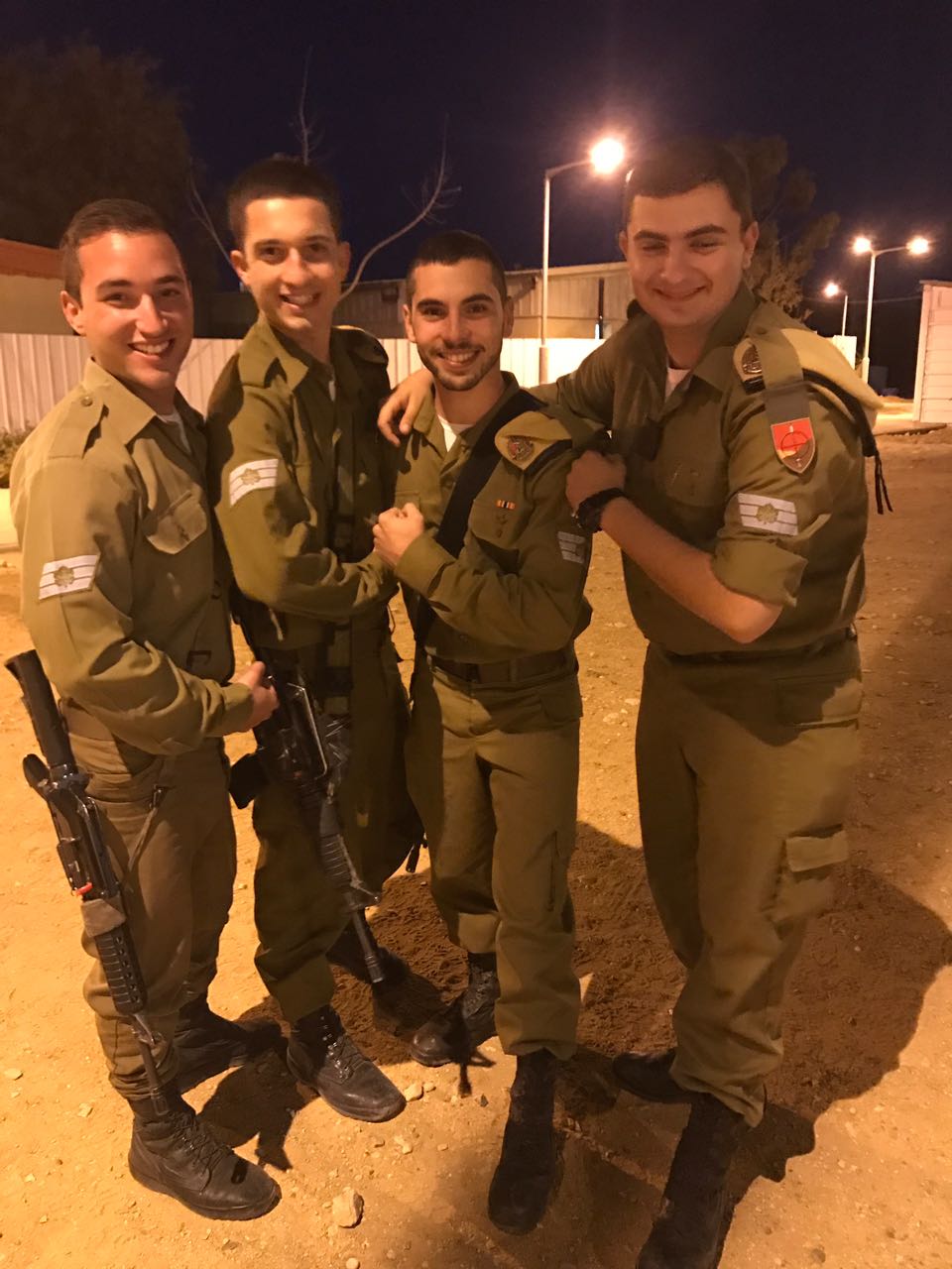 סאני ריטנמן משתחרר מהצבא by elina - Ourboox.com