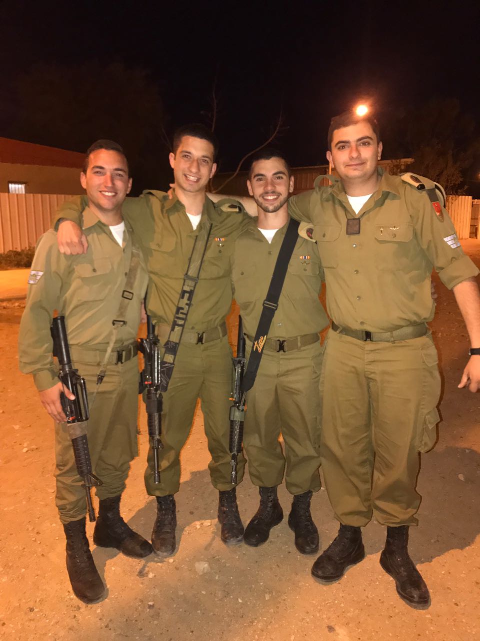 סאני ריטנמן משתחרר מהצבא by elina - Ourboox.com