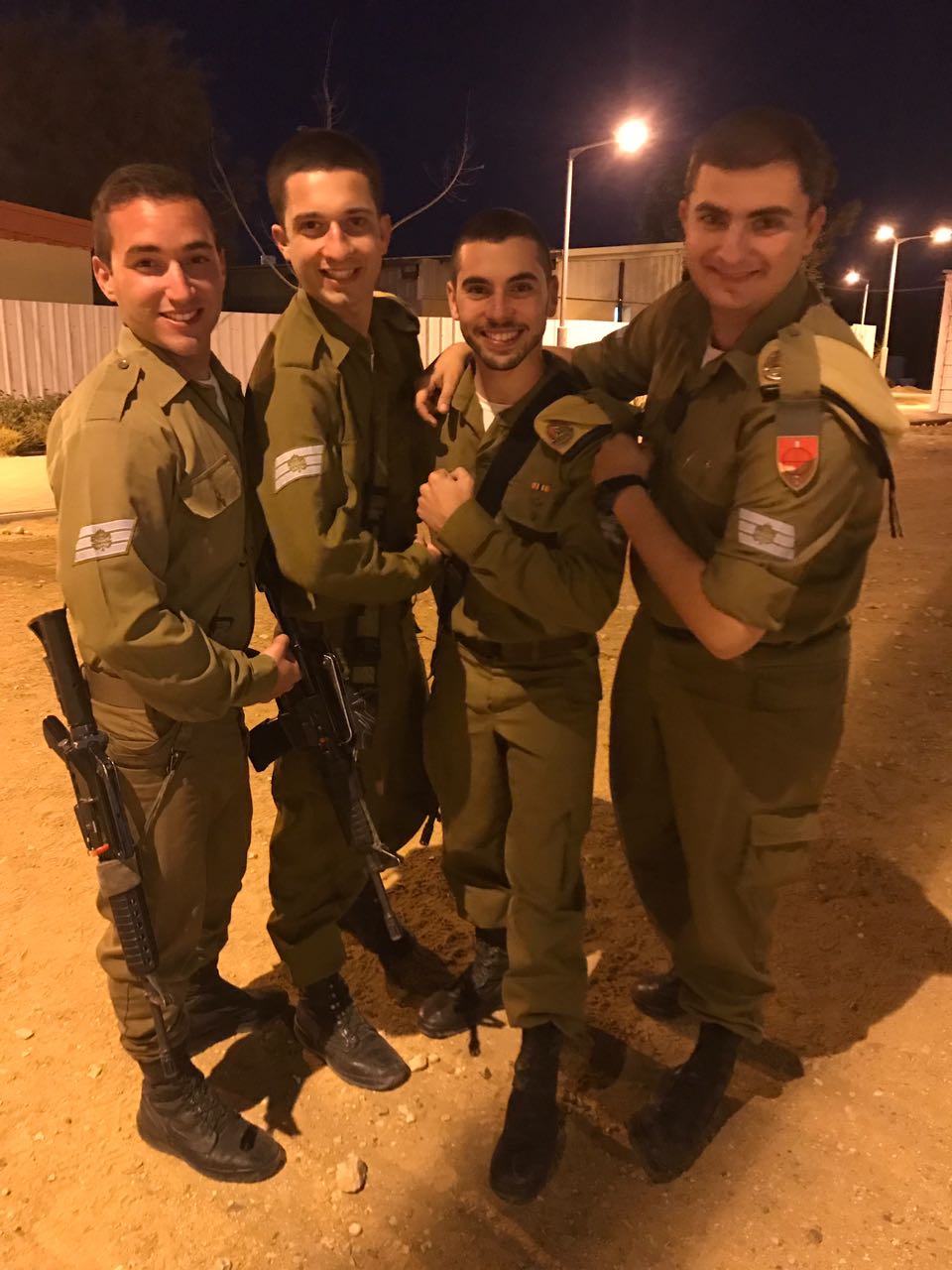 סאני ריטנמן משתחרר מהצבא by elina - Ourboox.com