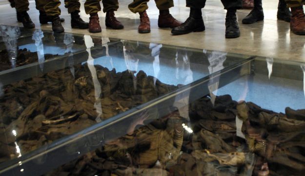 טיול שנתי כיתה י”א by adva hakani - Illustrated by טיול שנתי י"א - Ourboox.com