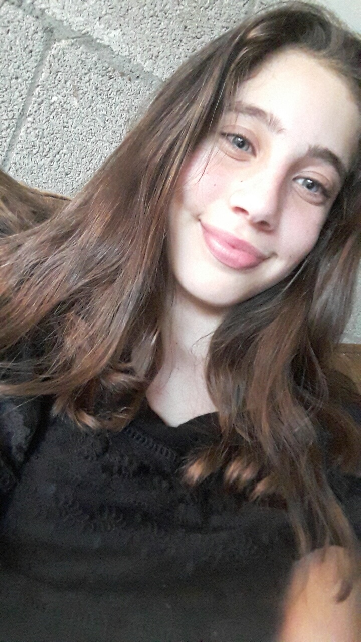 About Meππ by Amwaj Abdalla - Ourboox.com