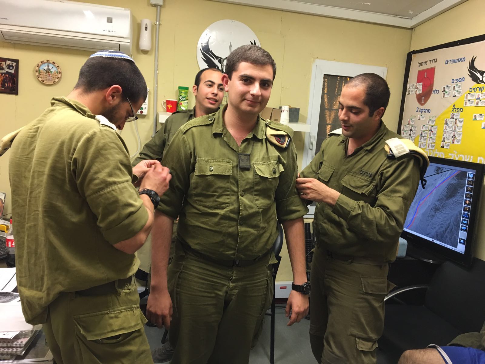 סאני ריטנמן משתחרר מהצבא by elina - Ourboox.com