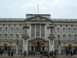 Buckingham Palace by Yuval shamay - Illustrated by Yuval & Shahar - Ourboox.com