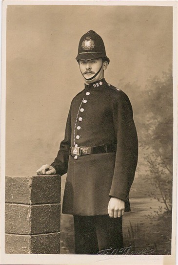 An evening with Dr. Black by Ilai Zaidel - Ourboox.com