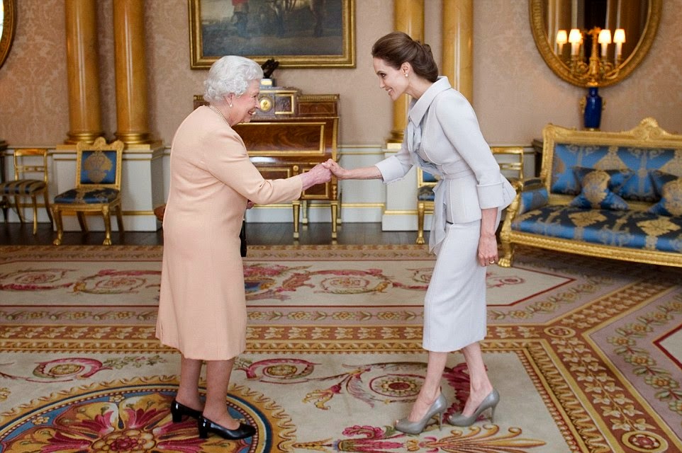 Buckingham Palace by Yuval shamay - Illustrated by Yuval & Shahar - Ourboox.com