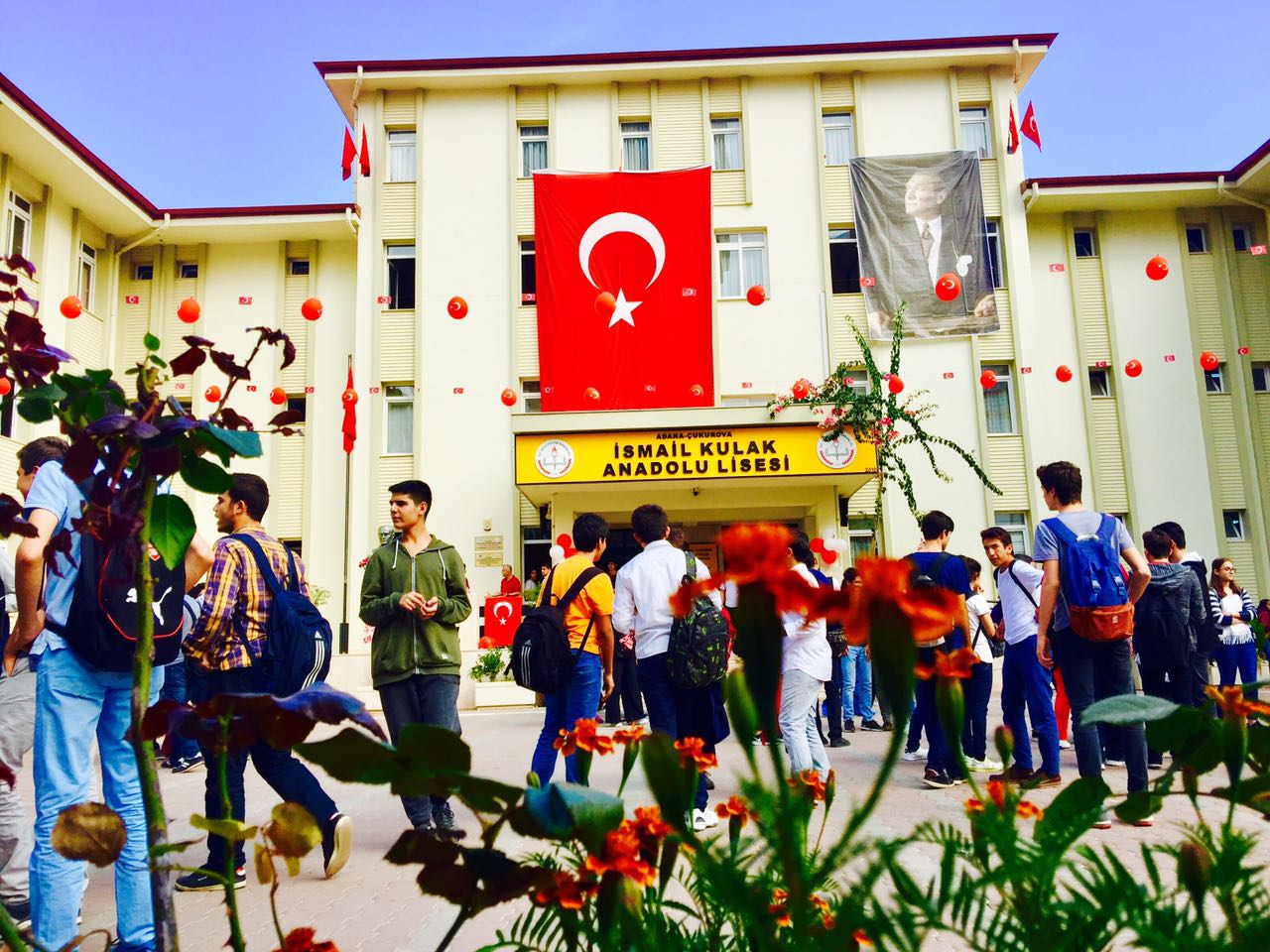 Onun İzinde -Ekim by müfide.eren - Illustrated by Müfide EREN  - Ourboox.com