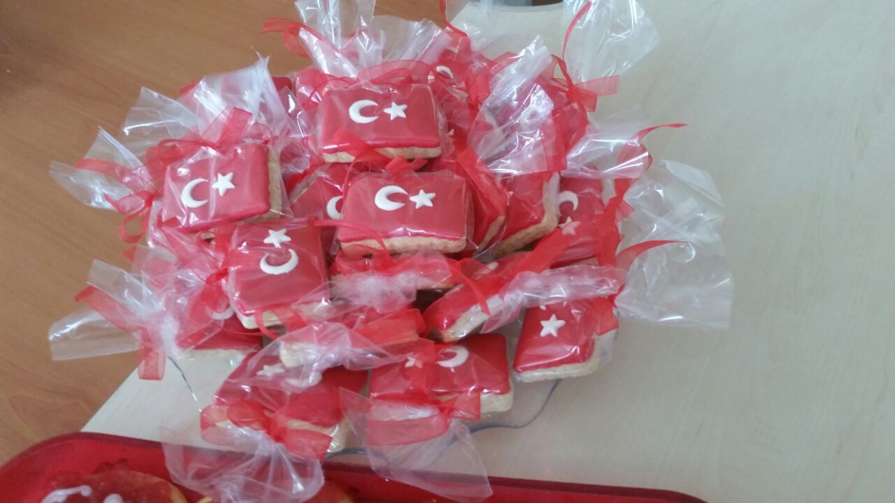 Onun İzinde -Ekim by müfide.eren - Illustrated by Müfide EREN  - Ourboox.com