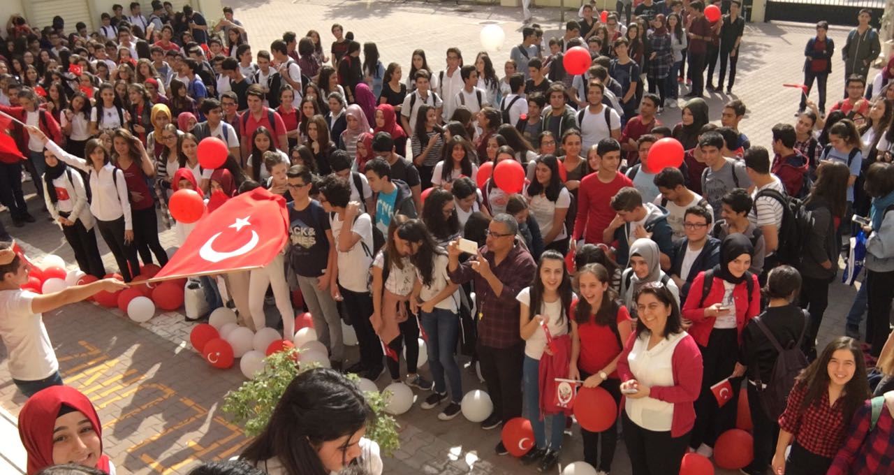 Onun İzinde -Ekim by müfide.eren - Illustrated by Müfide EREN  - Ourboox.com